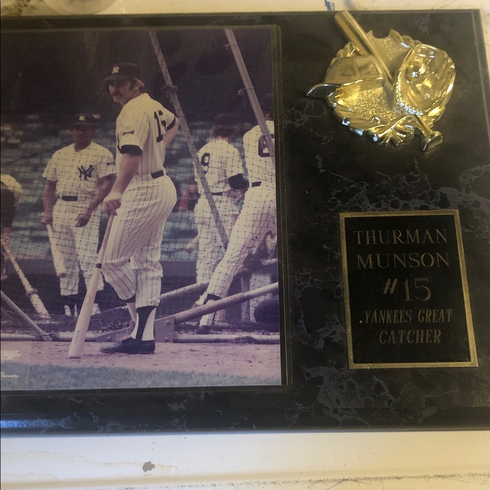 Thurman Munson #15 Commemorative Plaque - Black & Gold
